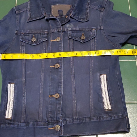 Woman's denim jacket - Picture 7 of 8